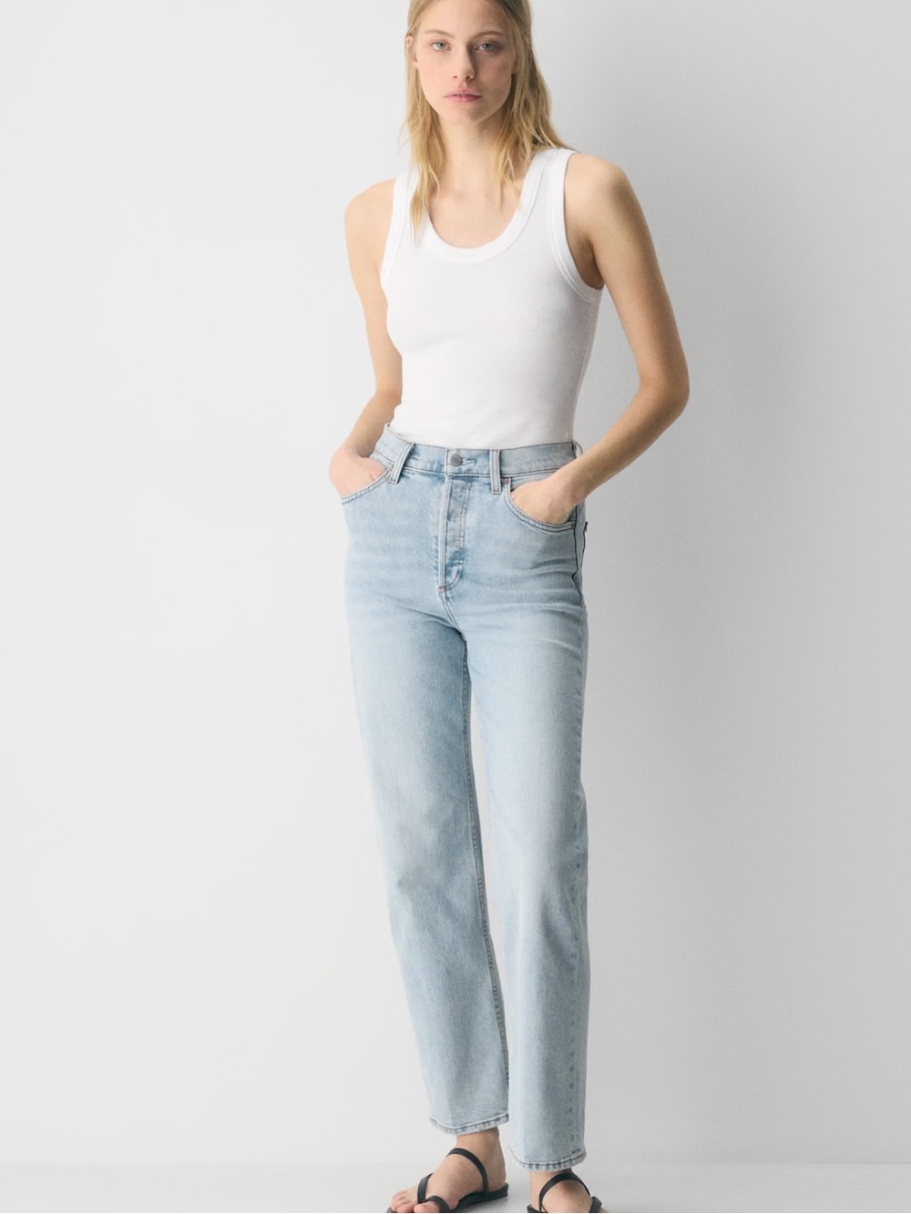 Aritzia Denim Forum The Arlo Hi-Rise Straight Light Wash Blue Jean size 28